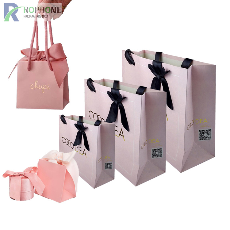 Papieren cadeauzakjes